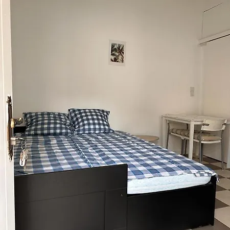 Studette Apartment Nanterre