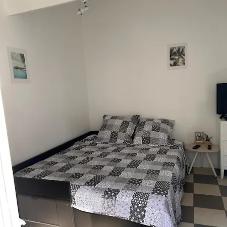 Studette Daire Nanterre